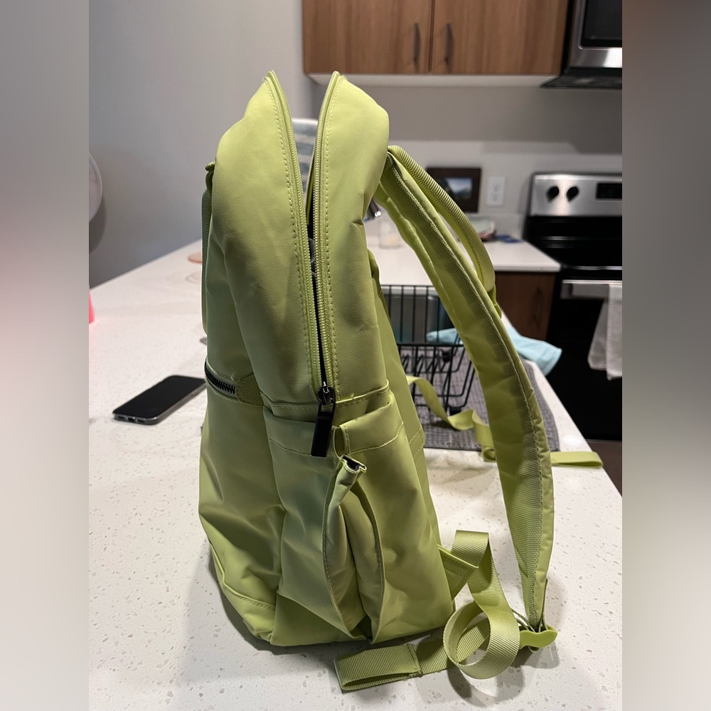 Open Story Backpack - Picture 2 of 5